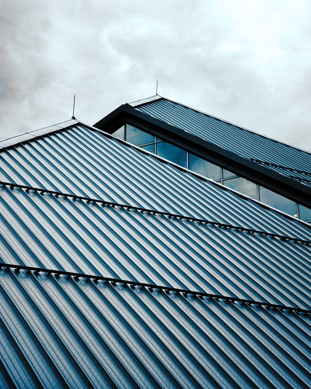 ARKUS_Homepage_Services_Roofing-640x800